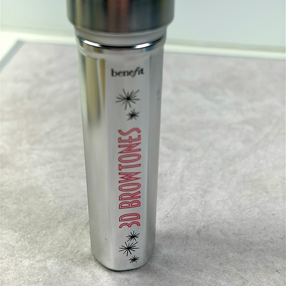 New Benefit 3d Brow Tones in Magenta